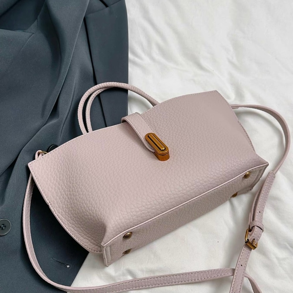 Elegant Baby Pink Handbag - Picture 8 of 9